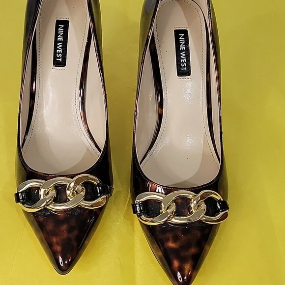Nine West Tortoise Brown Pumps w/ Gold Chain LIKE NEW Size 8.5 - Picture 4 of 10